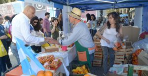 Agroindustria promociona «Más Frutas y Verduras» desde el centro porteño