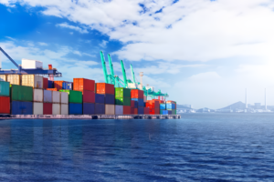 La escasez de contenedores refrigerados: Un desafío cítrico para la exportación de frutas en Sudamérica